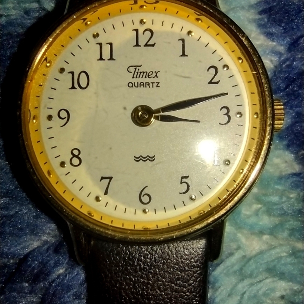 Vintage leather women timex 377 ba cell water resistant